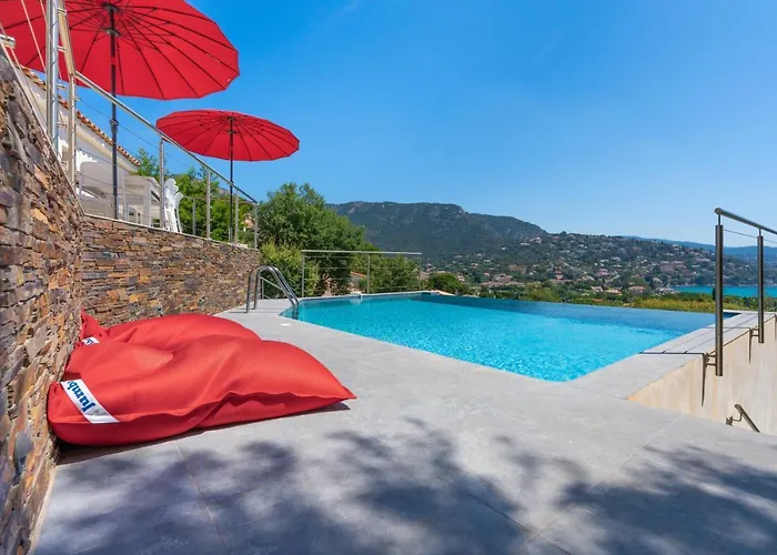 Seaside Avec Piscine A 5 Min A Pied De La Saint Clair Le Lavandou
