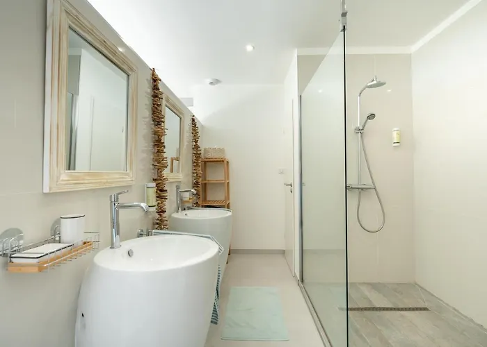 Villa Seaside Avec Piscine A 5 Min A Pied De La Saint Clair Le Lavandou